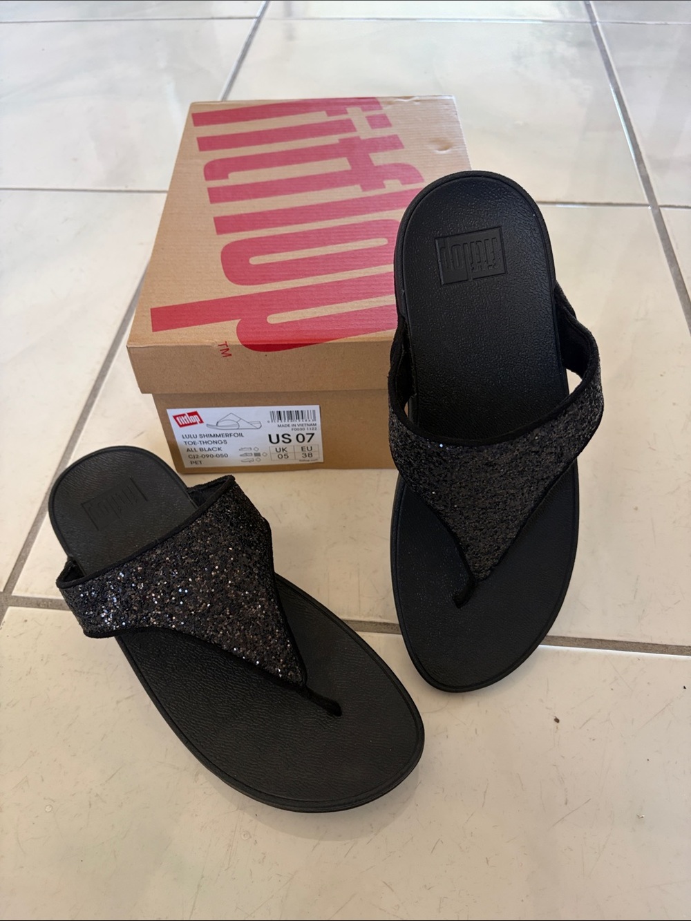 Fitflop Black Glitter Thong Sandals - Women's Casual Flip Flops